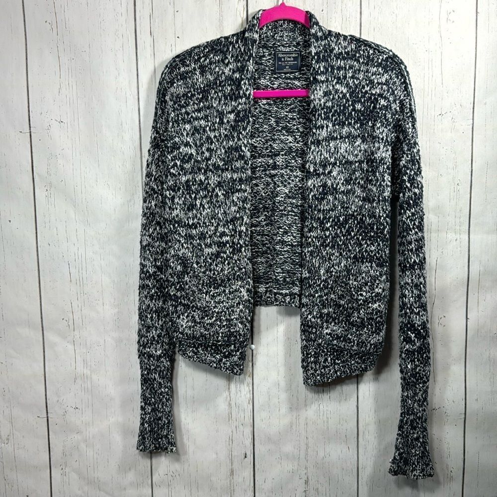 Abercrombie & Fitch Cropped ChunkyโKnit Blue White Knit Open Front Cardigan
